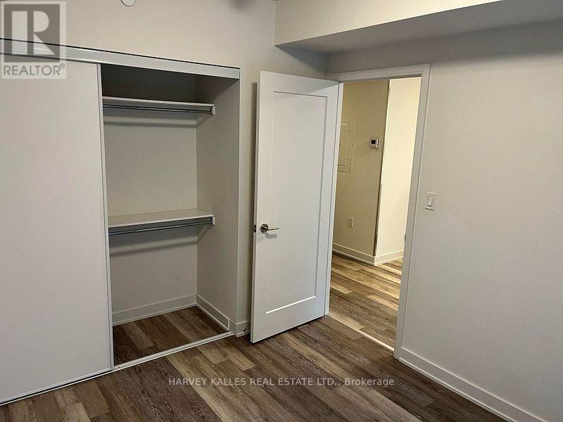 576 Front Street West — photo 15
