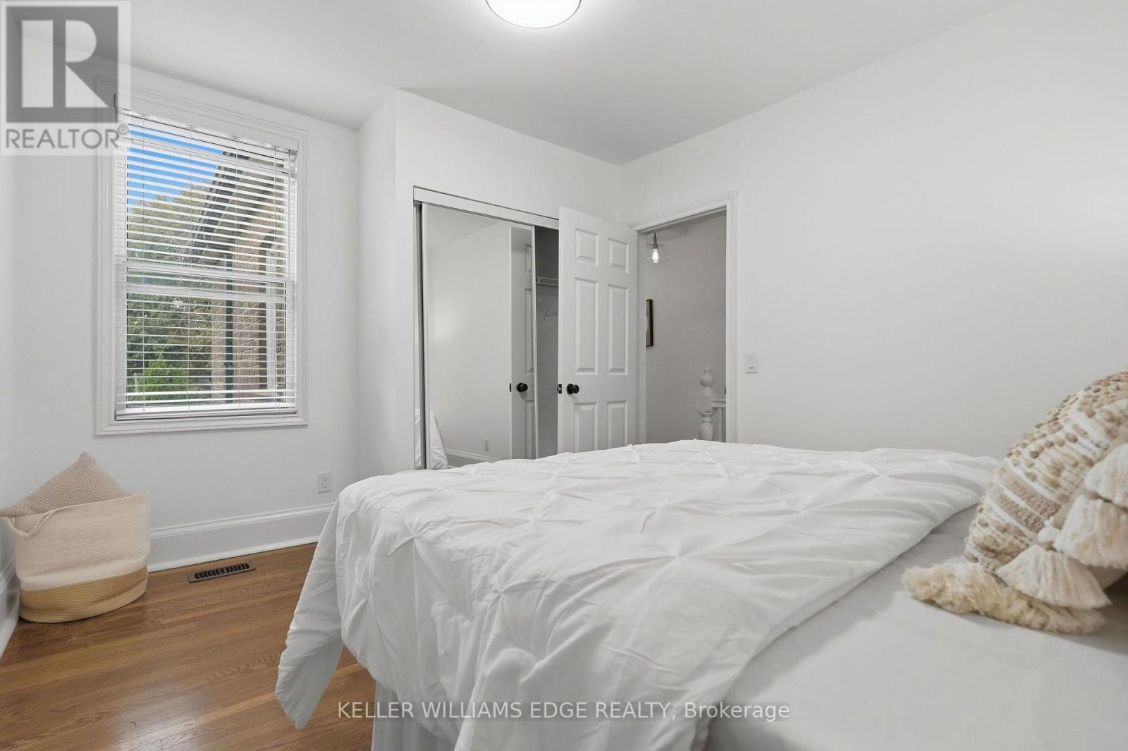 28 CONWAY AVENUE - 26