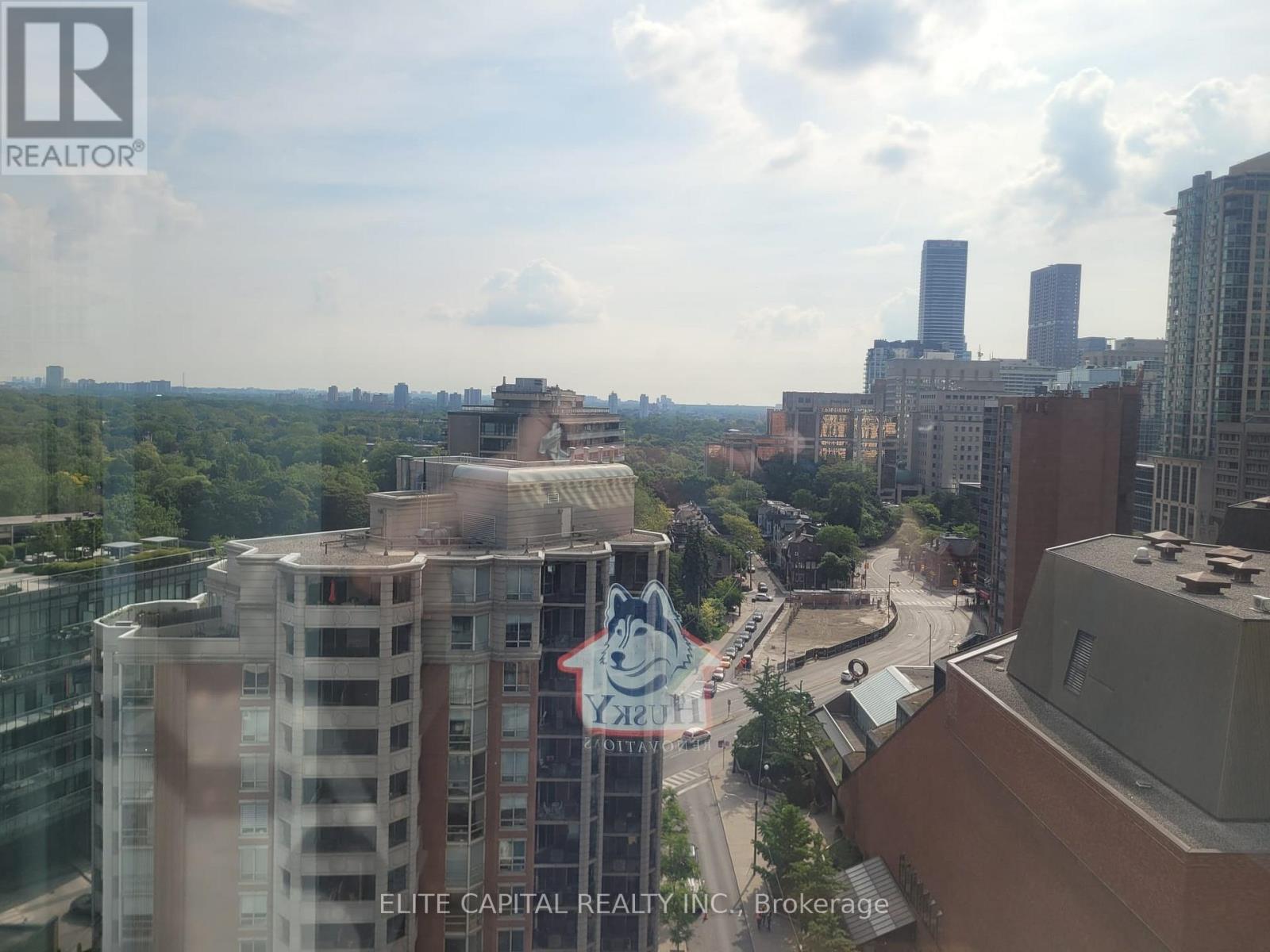 18 Yorkville Avenue — photo 12