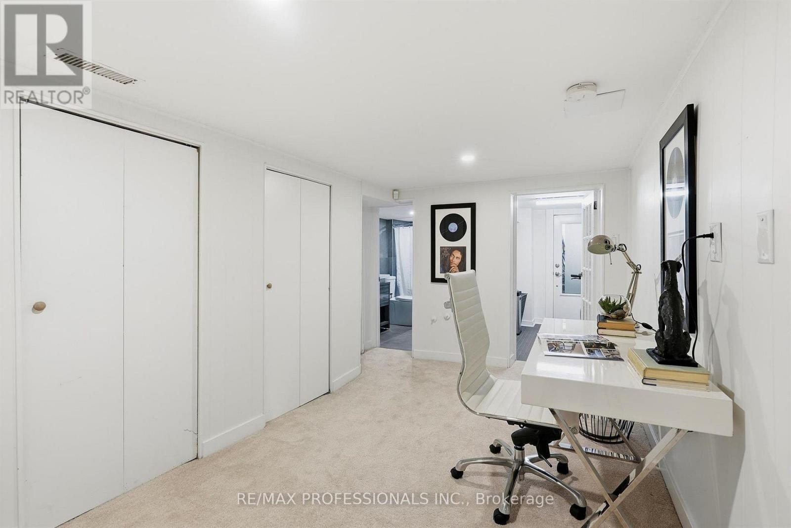 81 ALTON AVENUE - 30