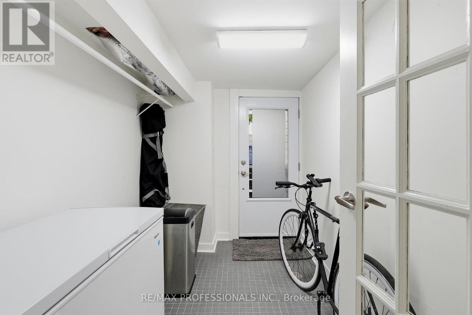 81 Alton Avenue — photo 36