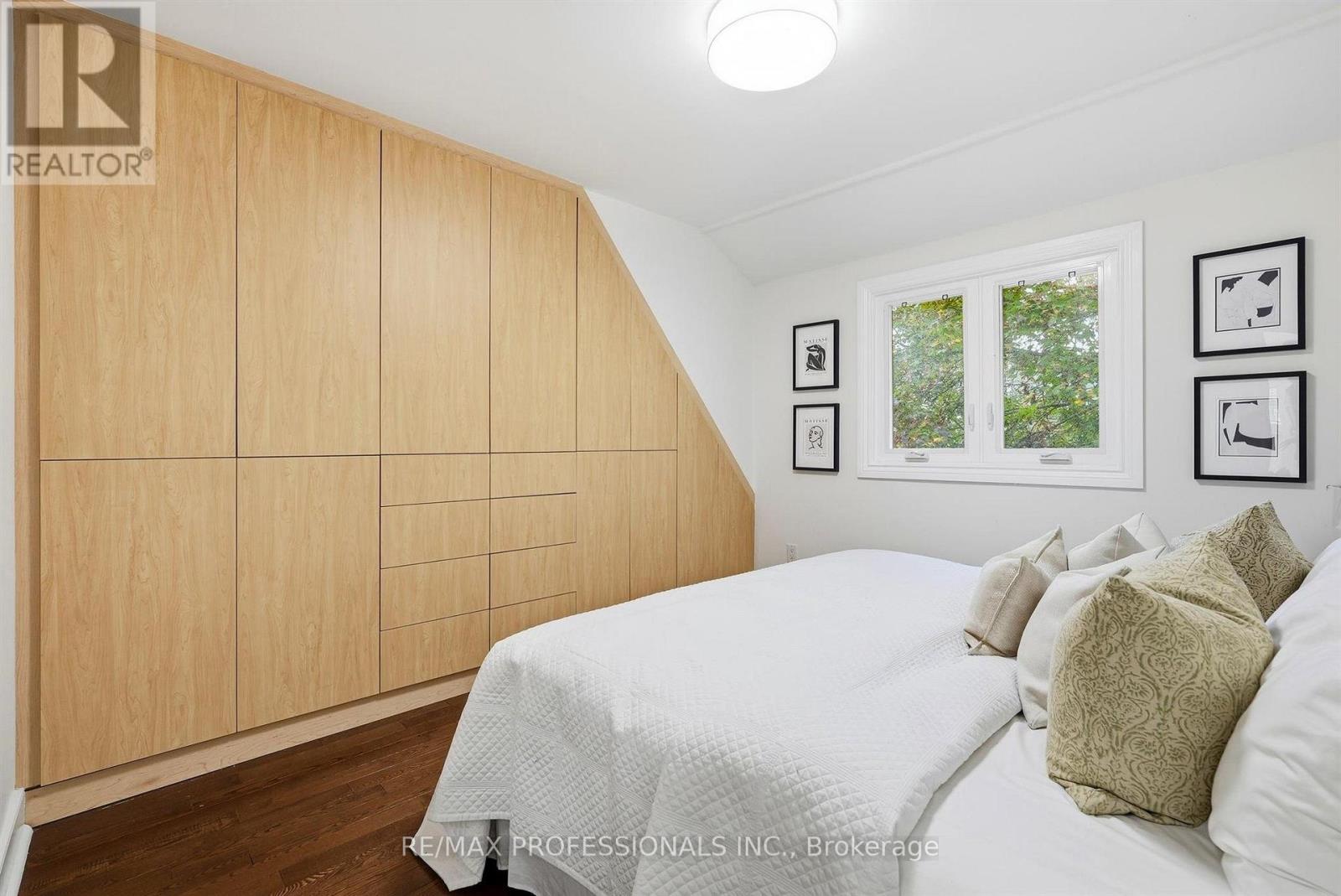 81 ALTON AVENUE - 4