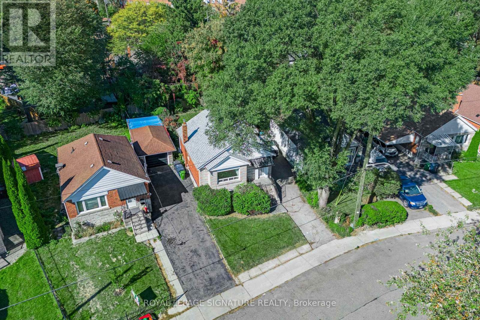106 Meighen Avenue — photo 10