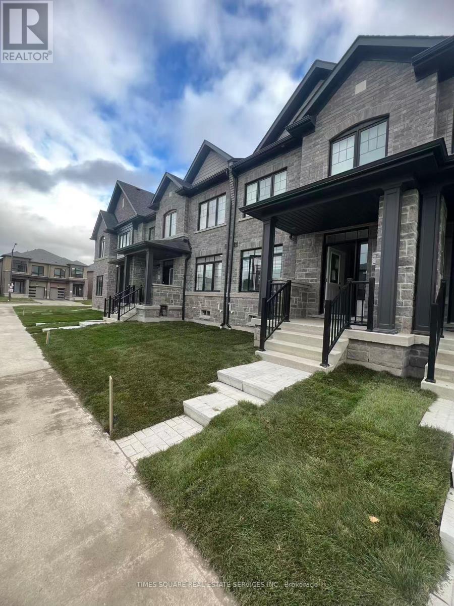 8 O'Reilly Street, Whitby, ON photo 1