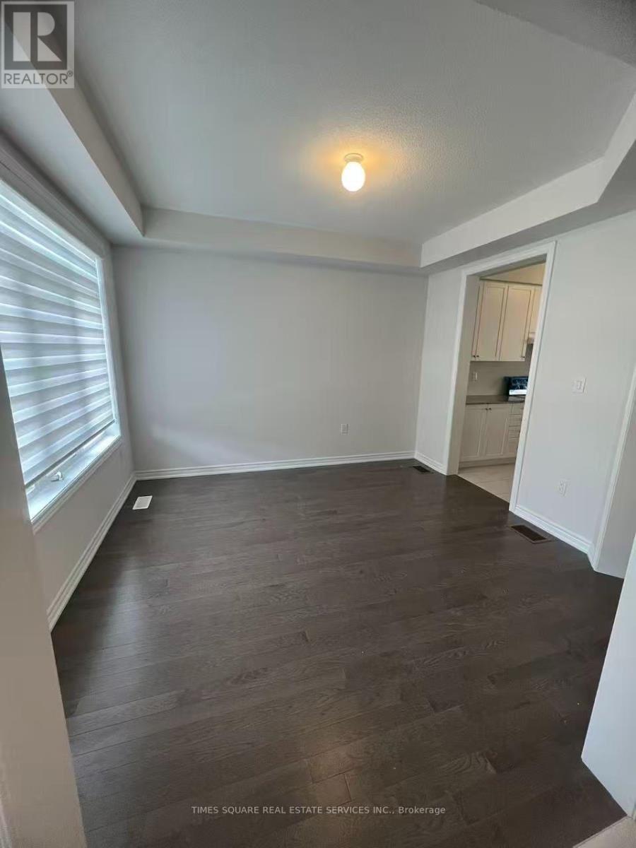 8 O'Reilly Street, Whitby, ON photo 2