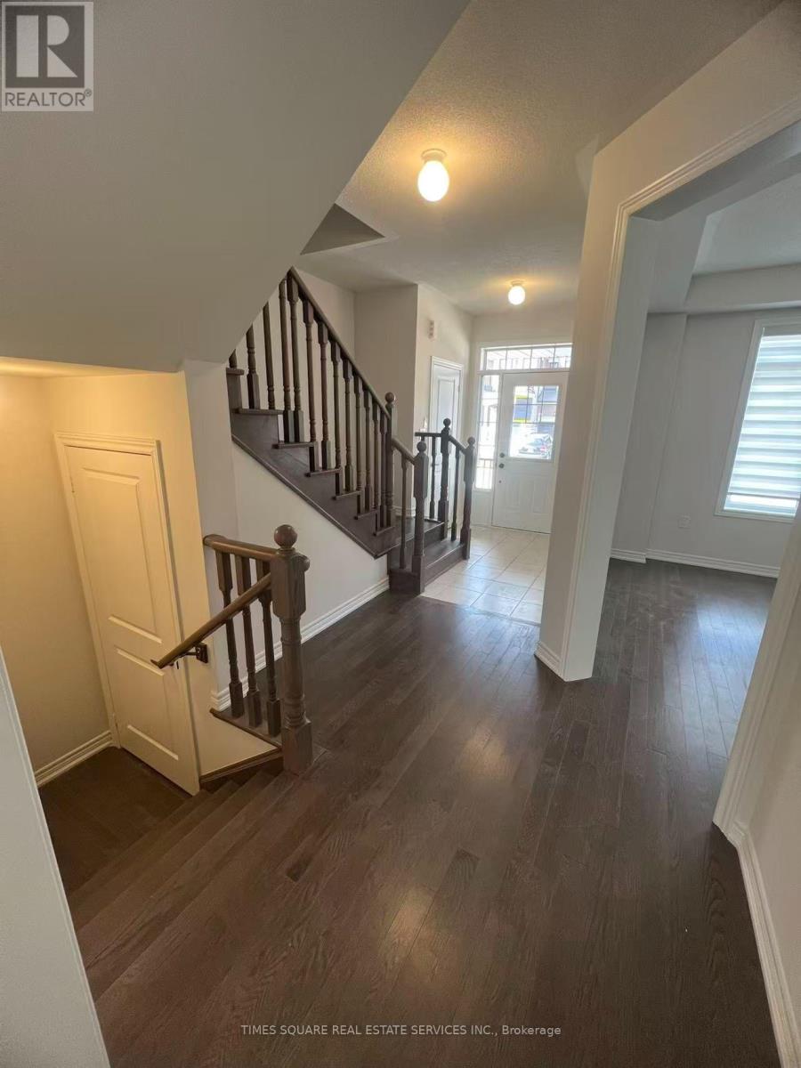 8 O'Reilly Street, Whitby, ON photo 3
