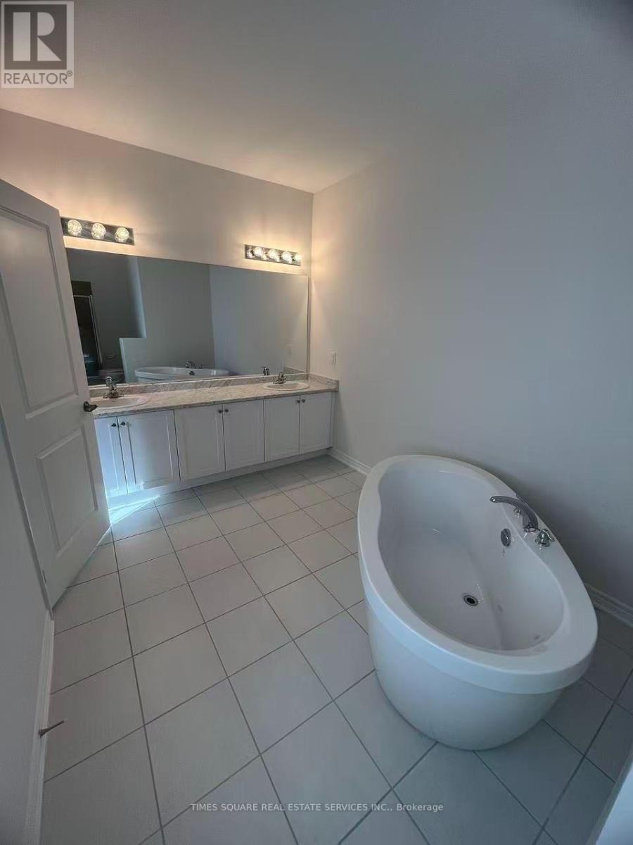8 O'Reilly Street, Whitby, ON photo 5