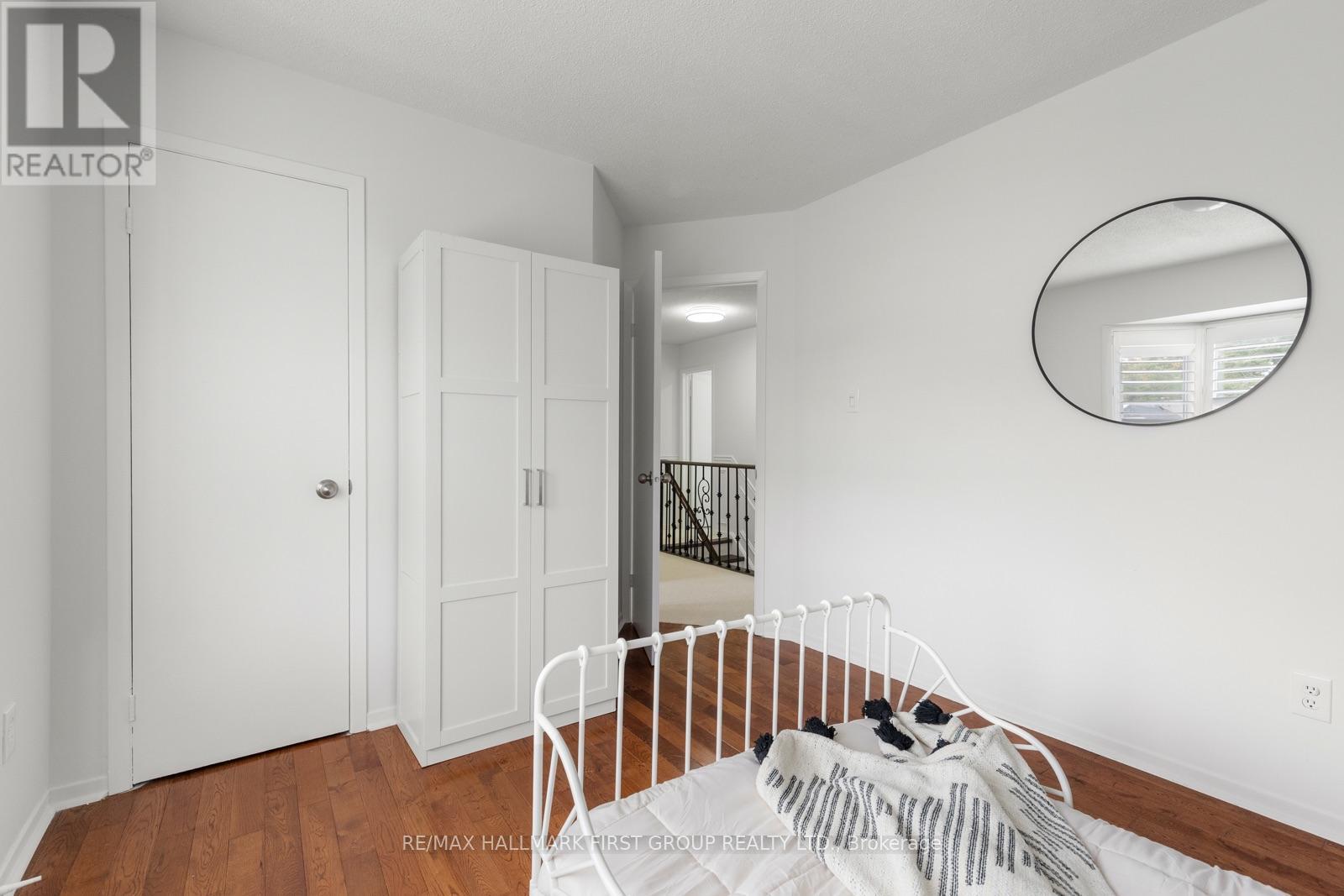 17 Hawkins Crescent — photo 16