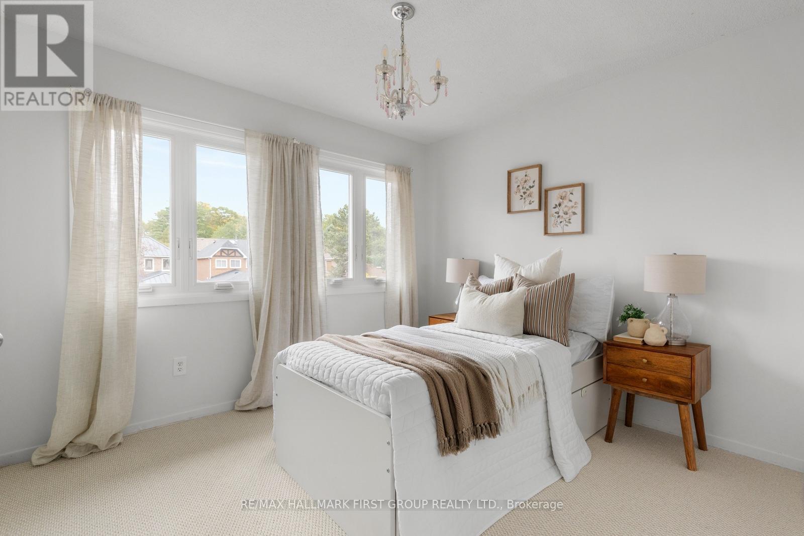 17 Hawkins Crescent — photo 17