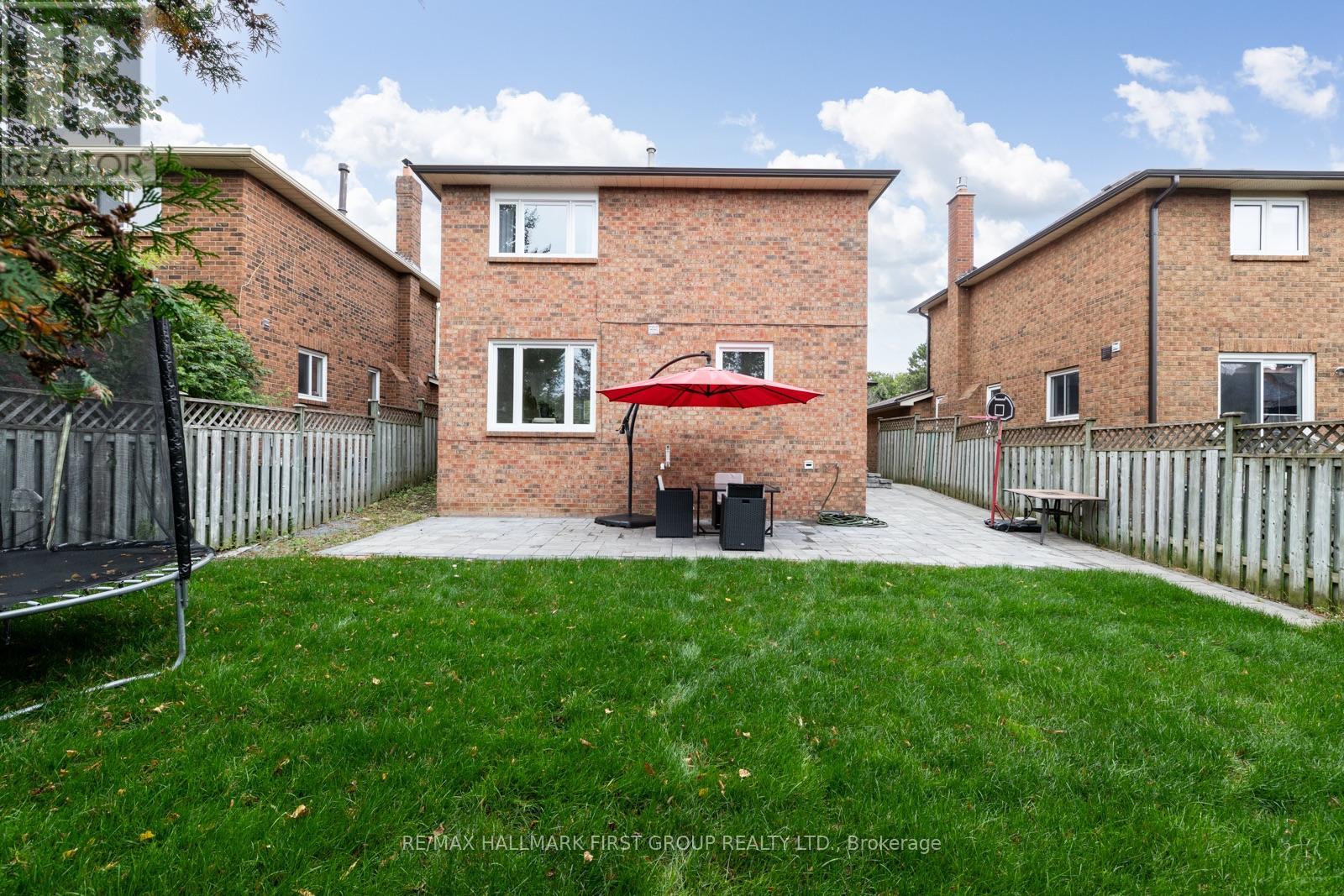 17 Hawkins Crescent — photo 22