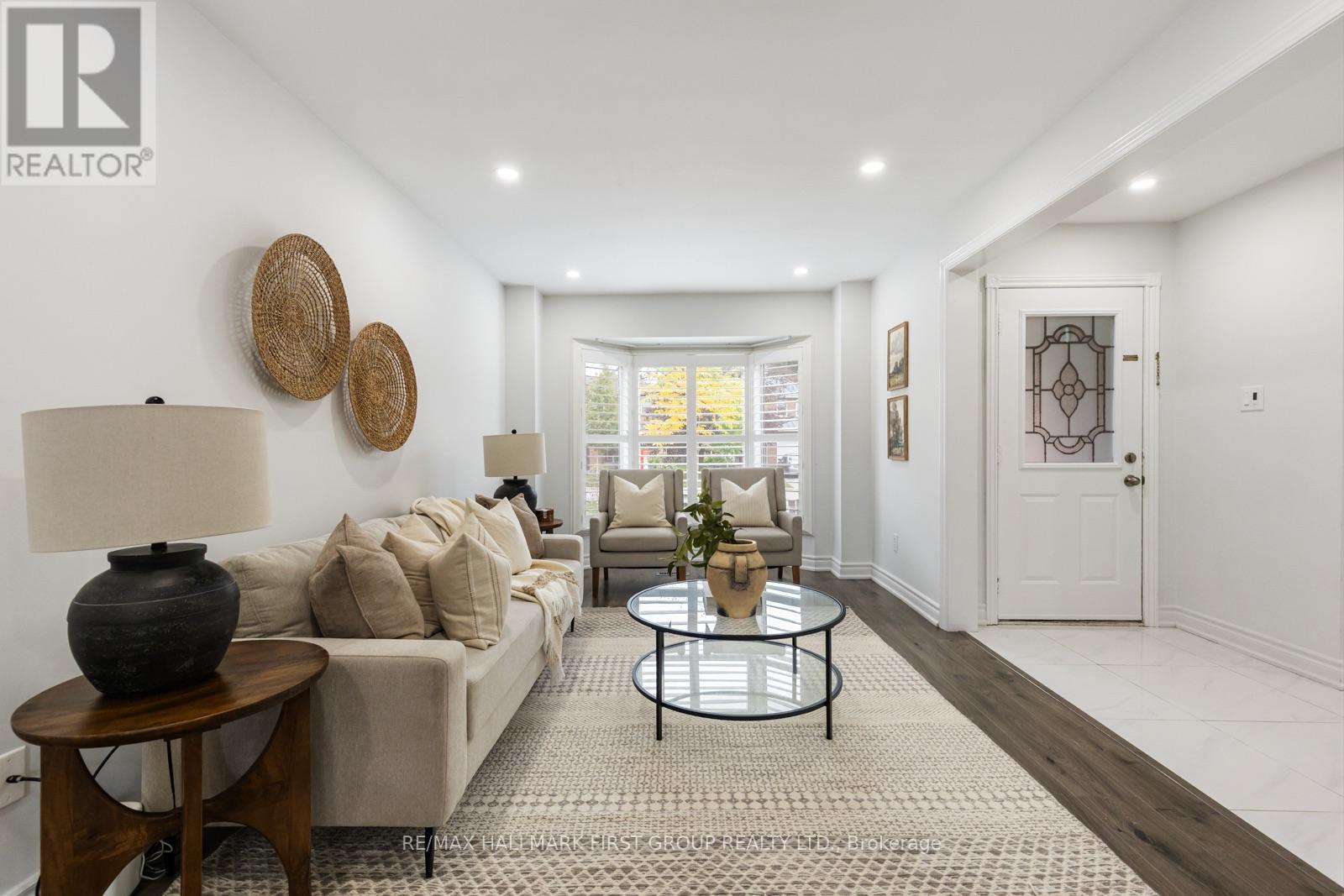 17 Hawkins Crescent — photo 4
