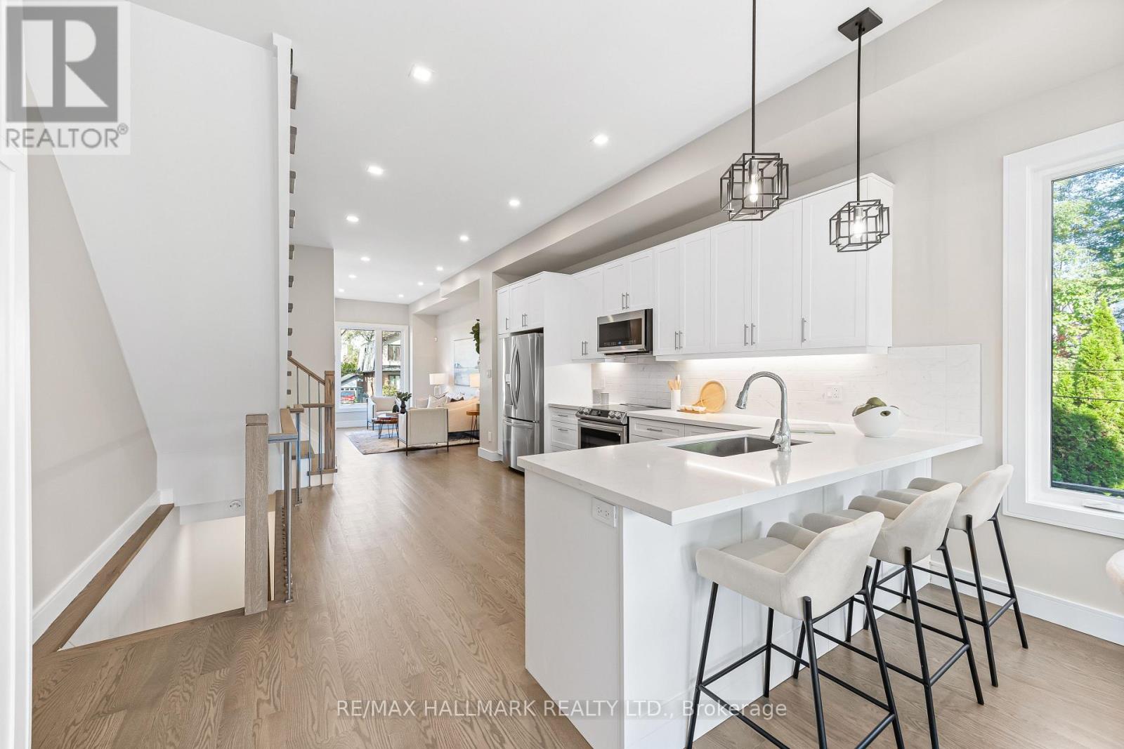 9b Linton Avenue South — photo 13
