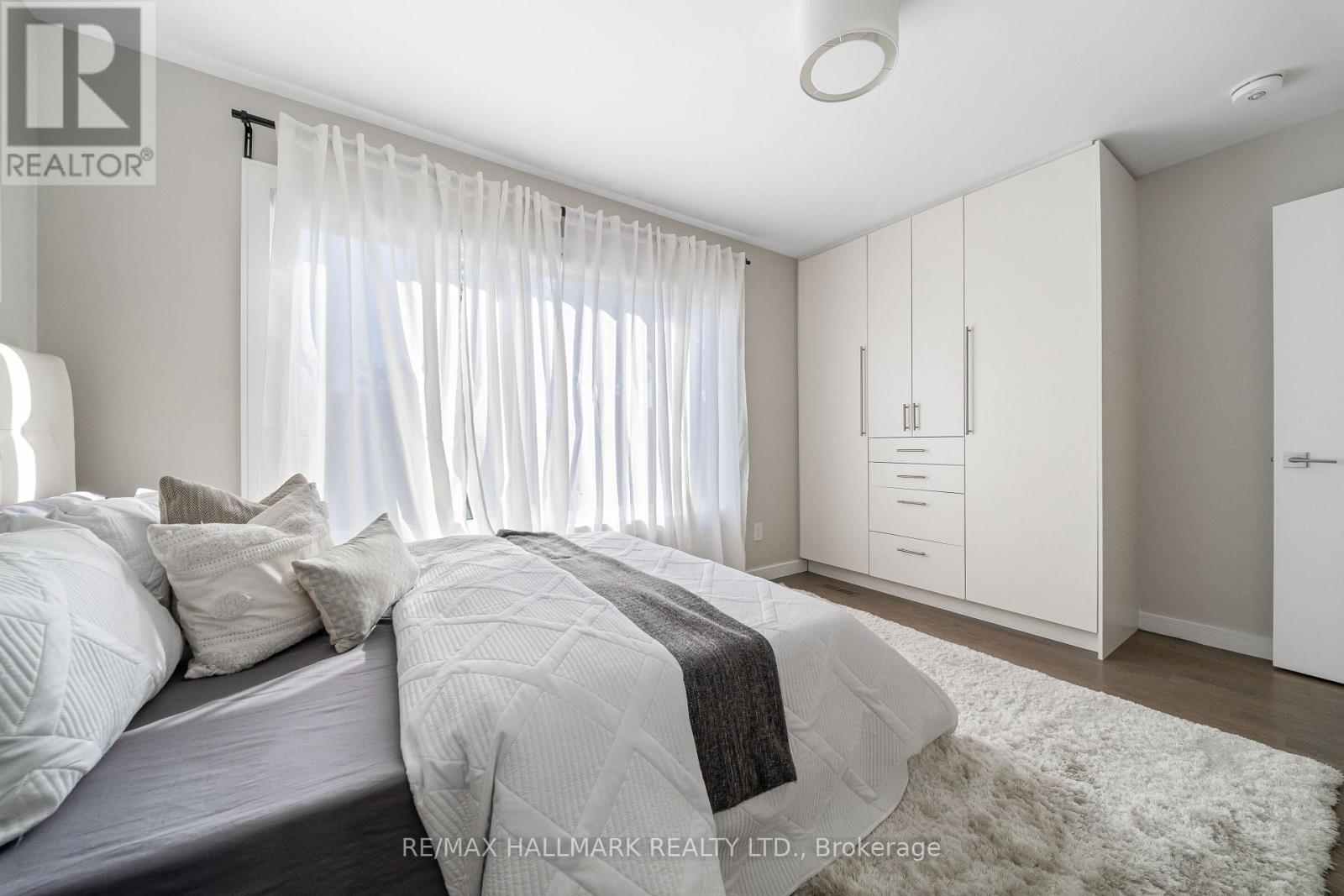 9b Linton Avenue South — photo 35