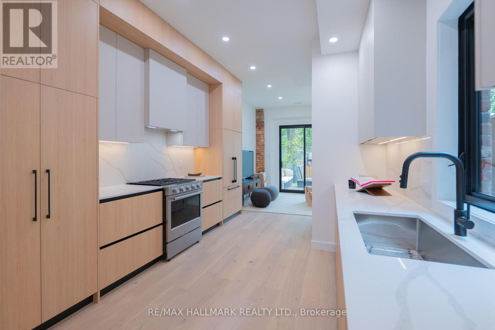 71 Langley Avenue — photo 10