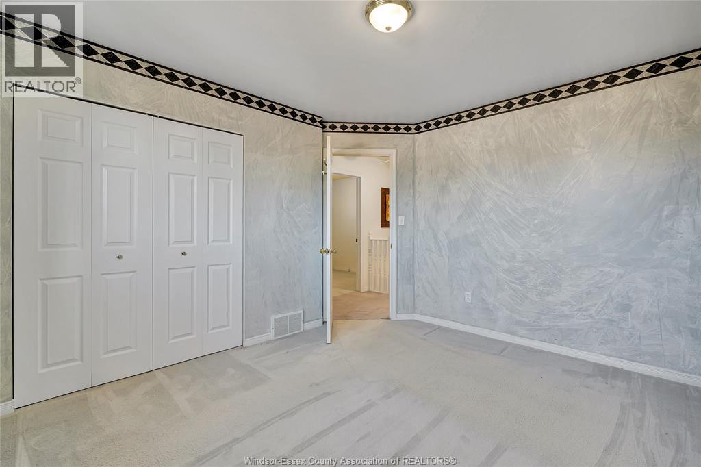 1589 Blairwood Crescent — photo 20