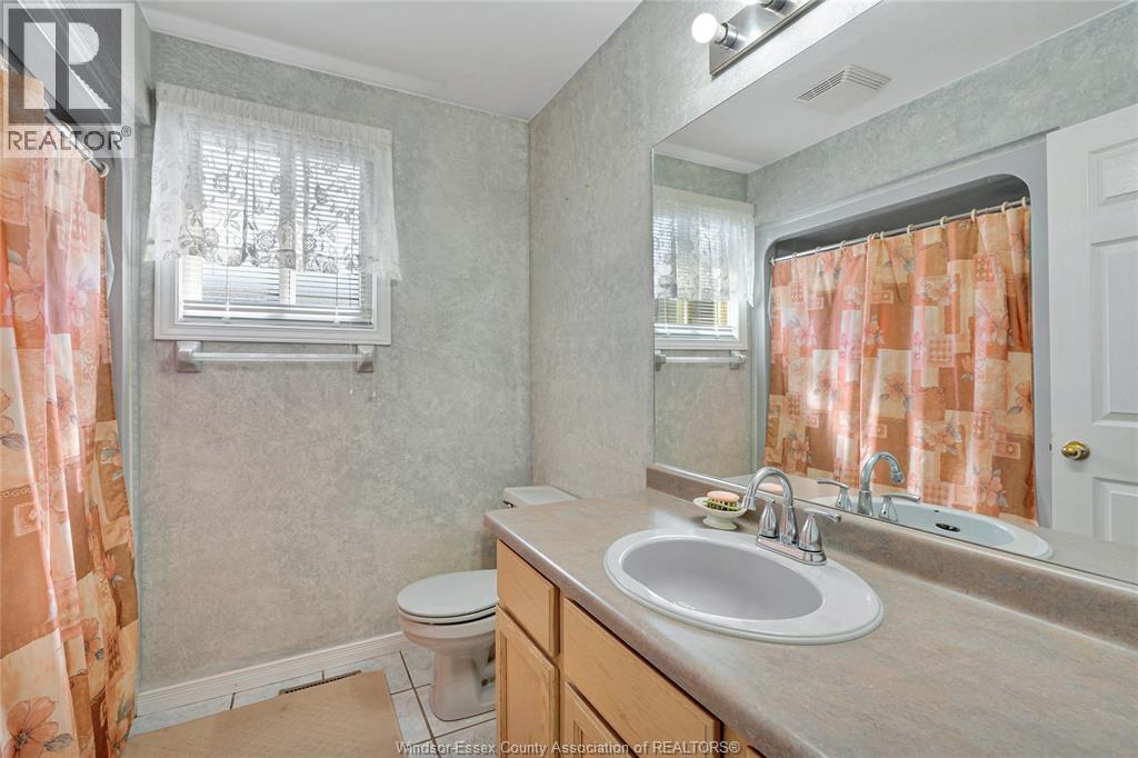 1589 Blairwood Crescent — photo 21