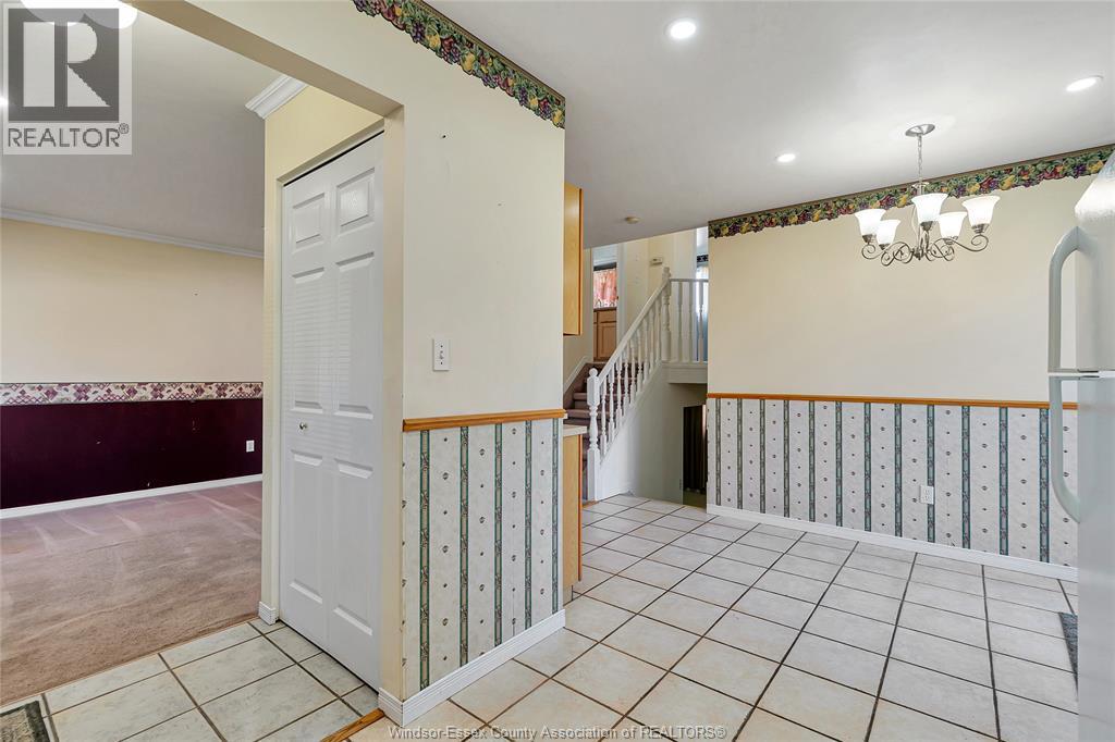 1589 Blairwood Crescent — photo 10