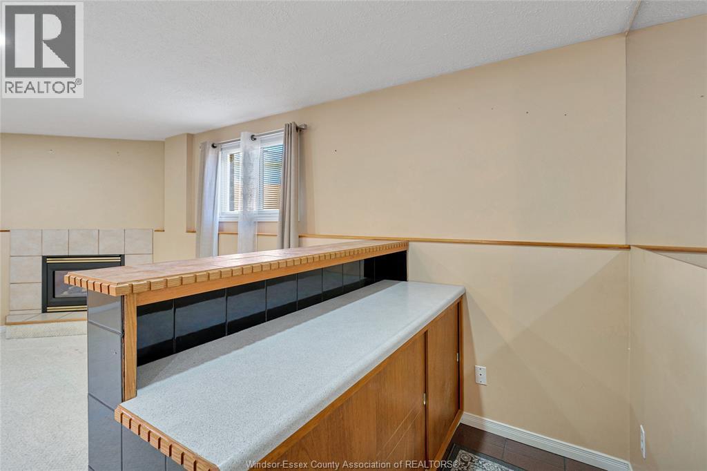 1589 Blairwood Crescent — photo 14