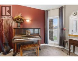 Laundry room - 31 Evansmeade Crescent Nw, Calgary, AB T3P1C1 Photo 6