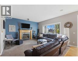 Bedroom - 31 Evansmeade Crescent Nw, Calgary, AB T3P1C1 Photo 9