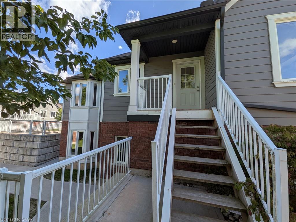 225 Riddell Street — photo 12