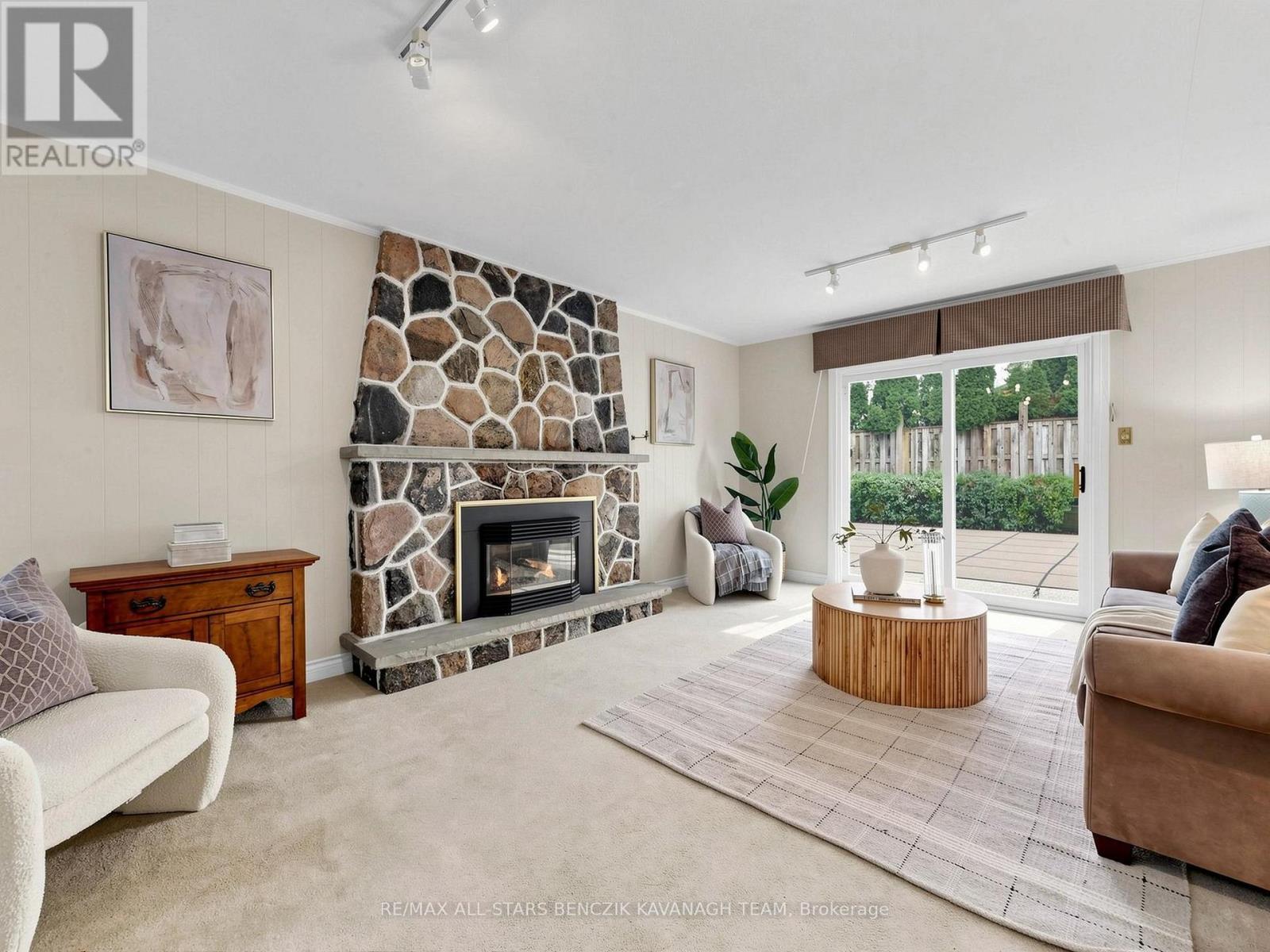 41 JOHN DEXTER PLACE - 6
