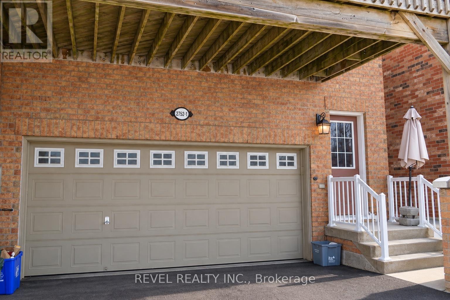 2752 Bur Oak Avenue — photo 27