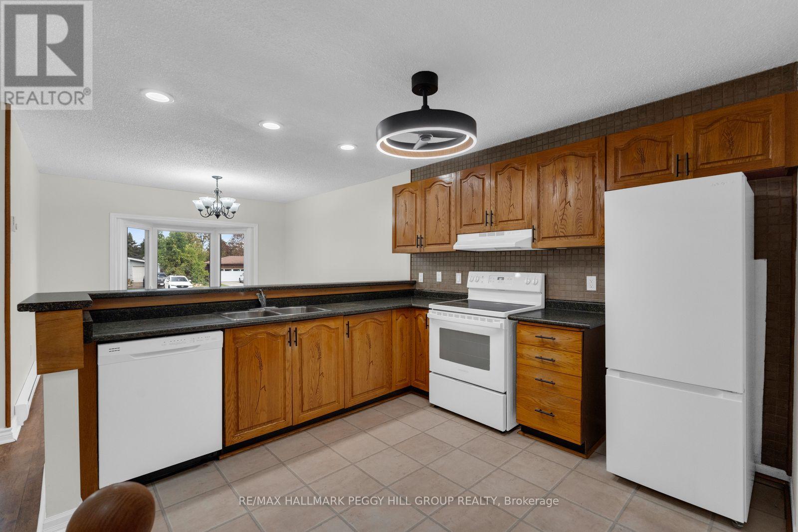 203 Little Avenue — photo 3