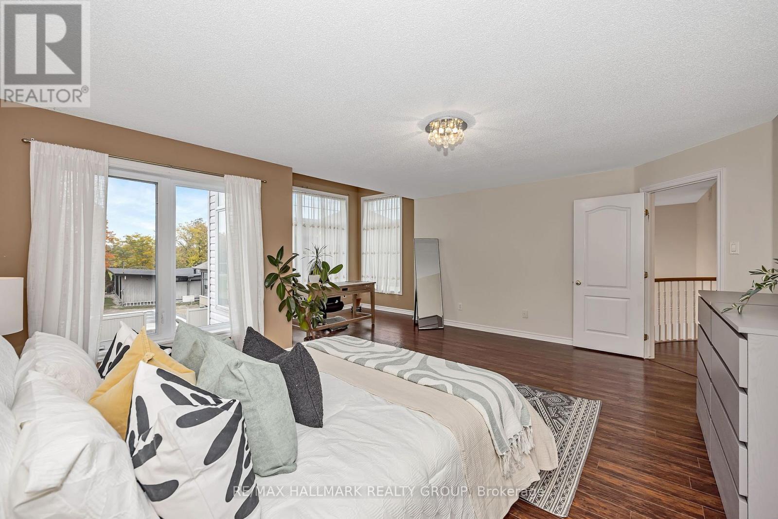 5b Kemp Drive — photo 30