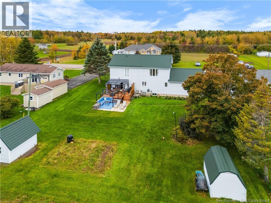 90 Rue Acadie - 40