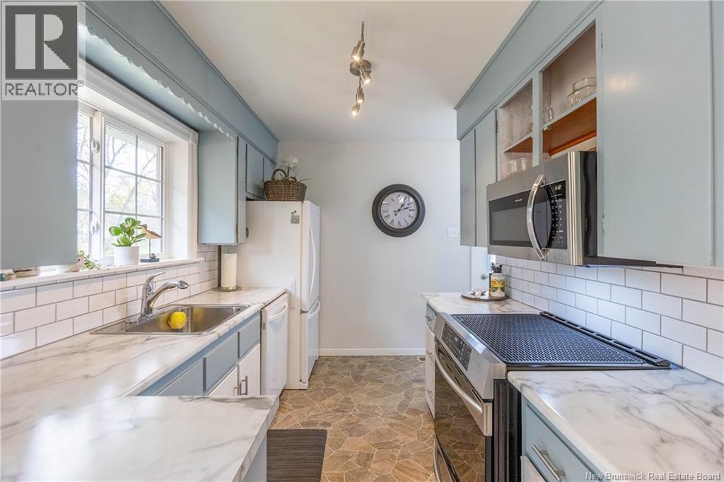 23 Bickerton Avenue - 12