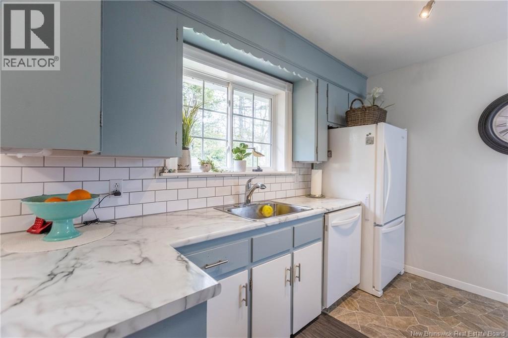 23 Bickerton Avenue - 13