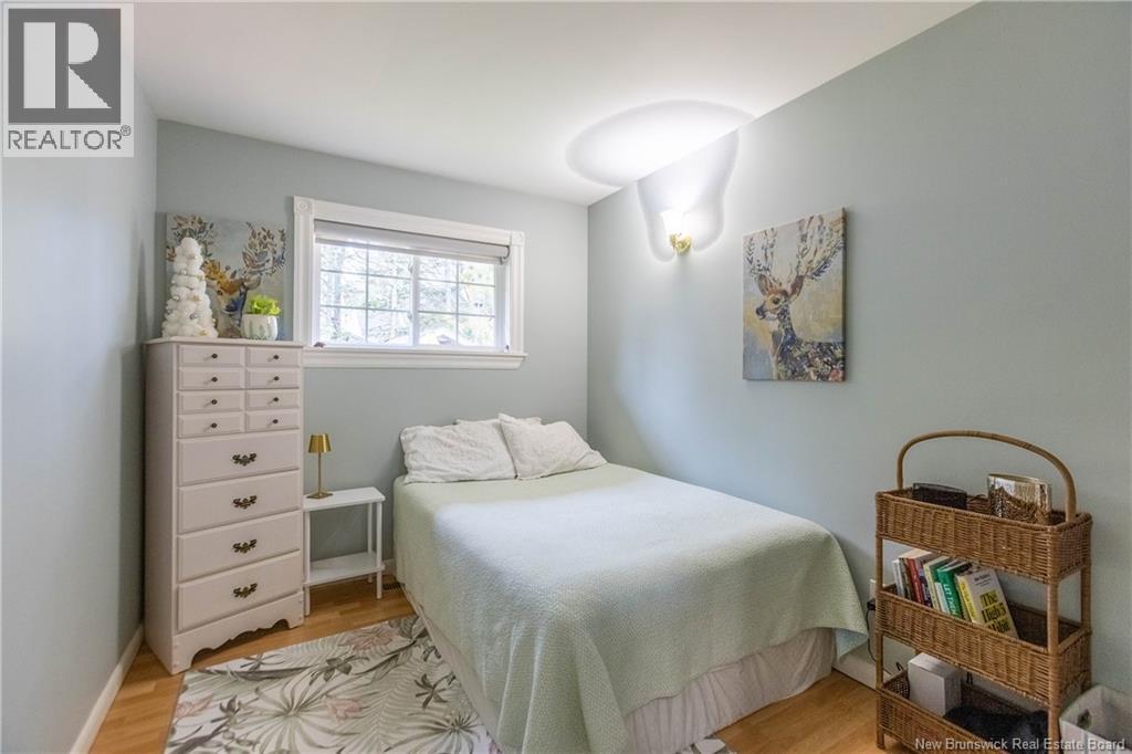 23 Bickerton Avenue - 23