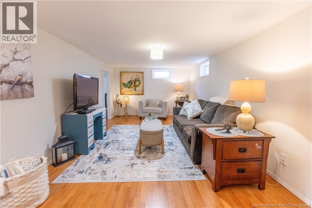 23 Bickerton Avenue - 27