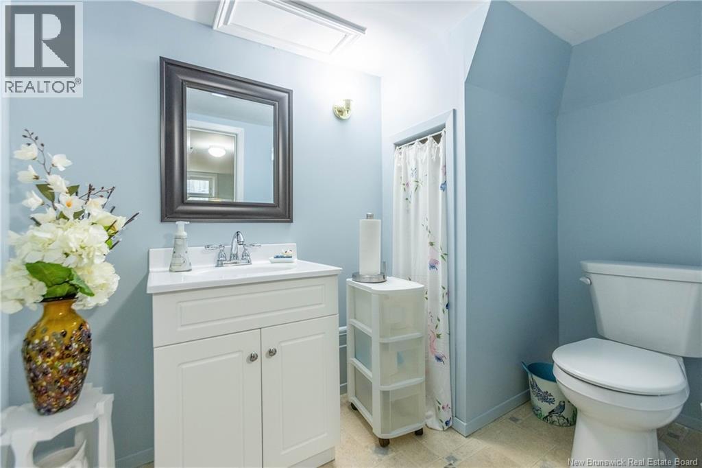 23 Bickerton Avenue - 32