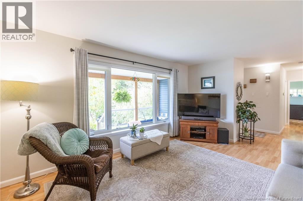 23 Bickerton Avenue - 9