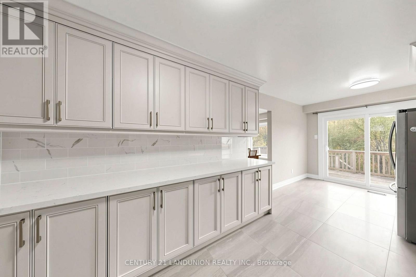4223 Lastrada Heights — photo 14