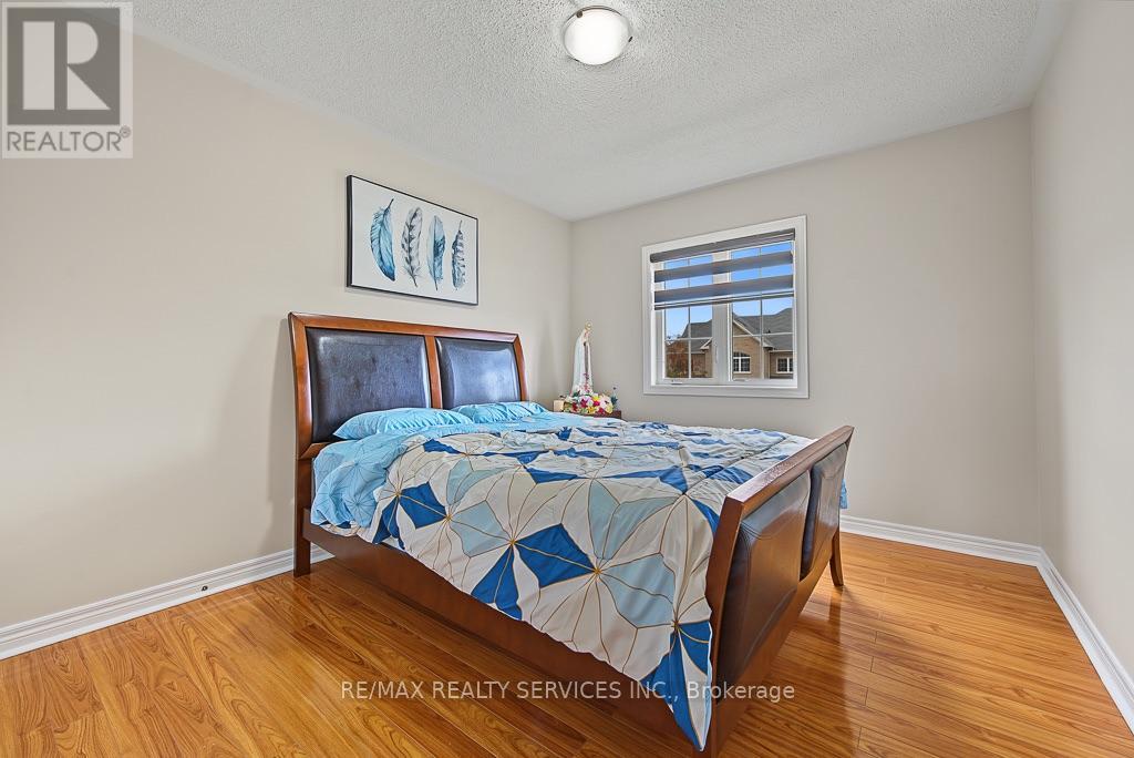 30 NAPERTON DRIVE - 28