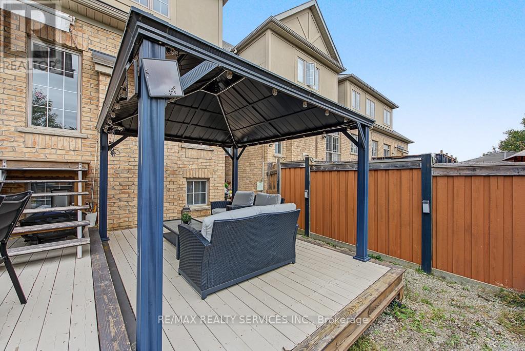 30 NAPERTON DRIVE - 43