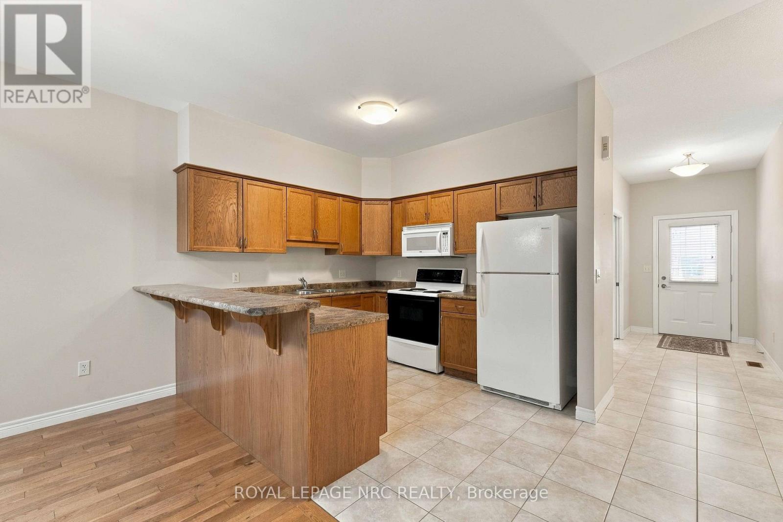 82 Maple Street — photo 13