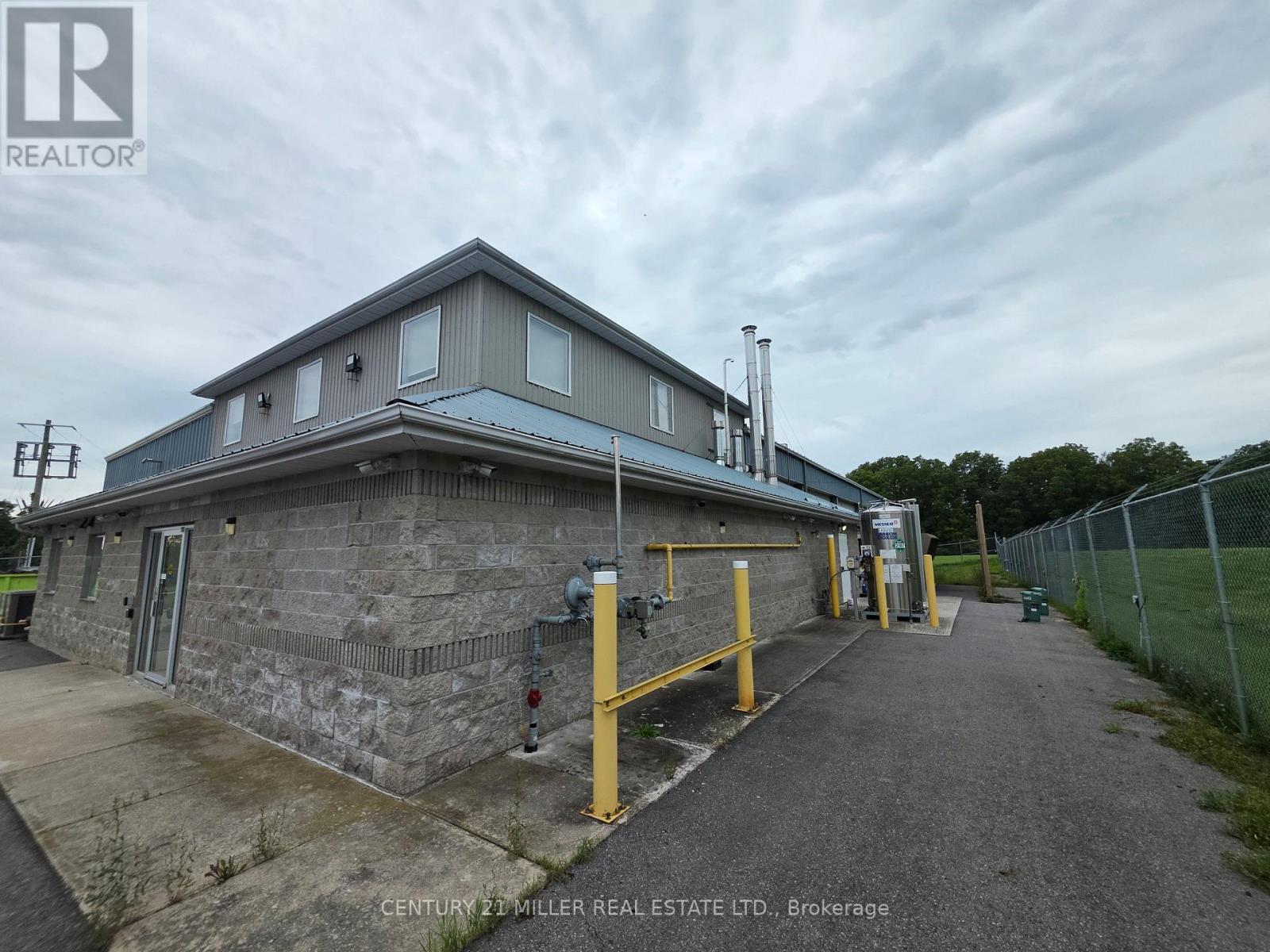 14877 Loyalist Parkway West — photo 25