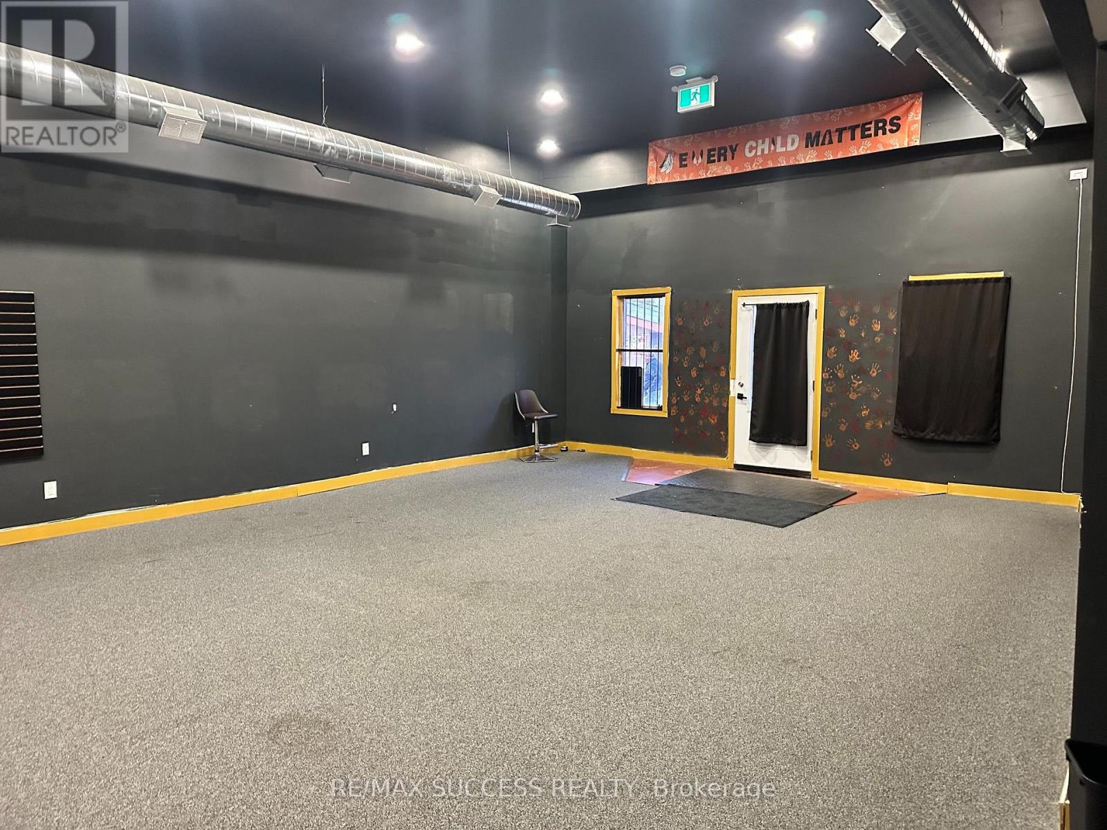 692 Dundas Street — photo 7