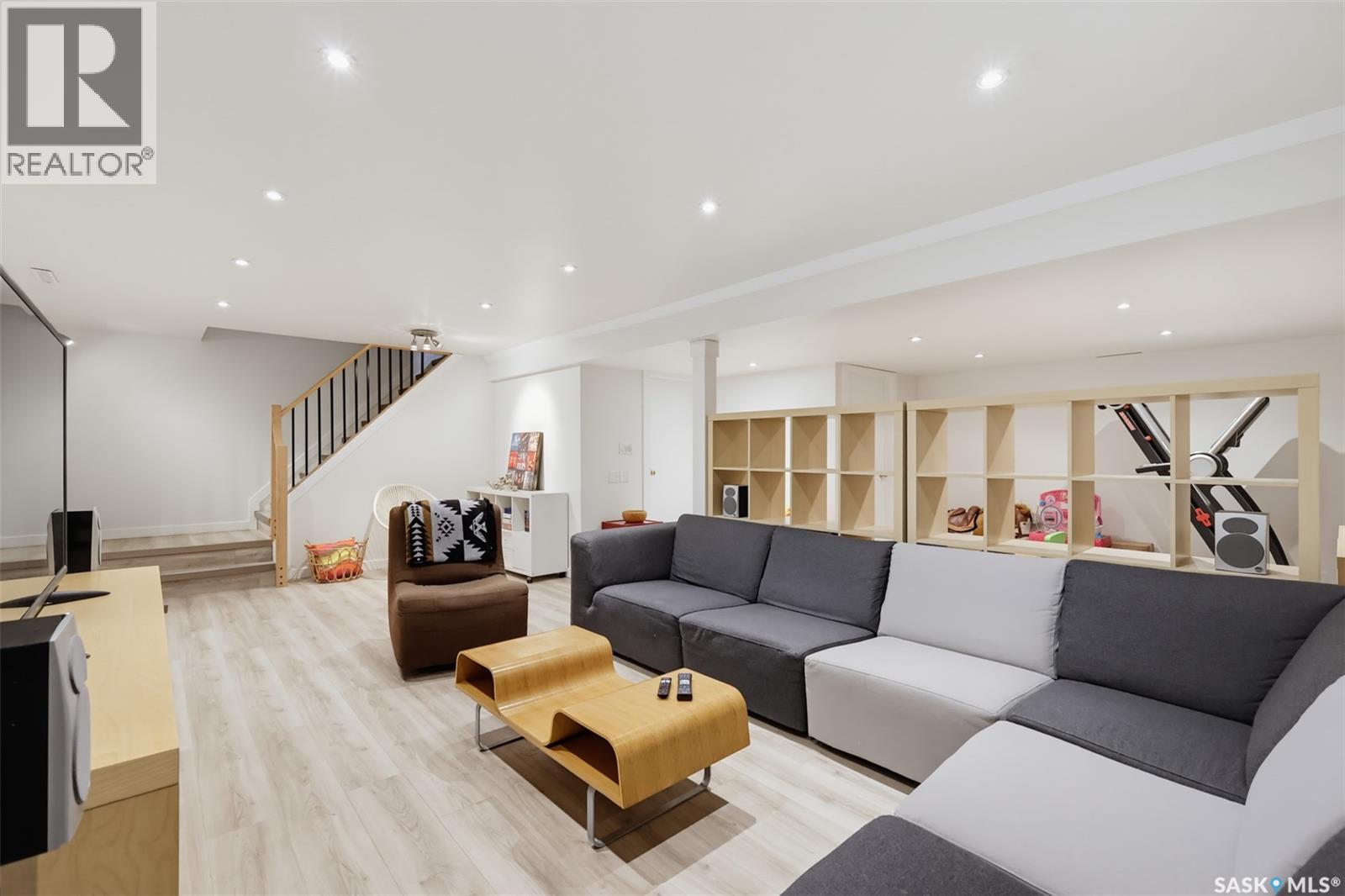 2457 Eastview - 30