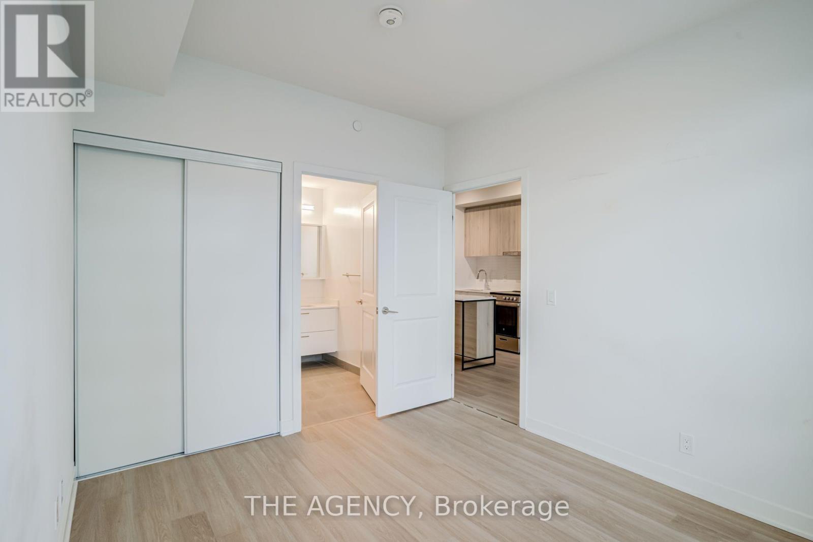 30 Upper Mall Way — photo 12