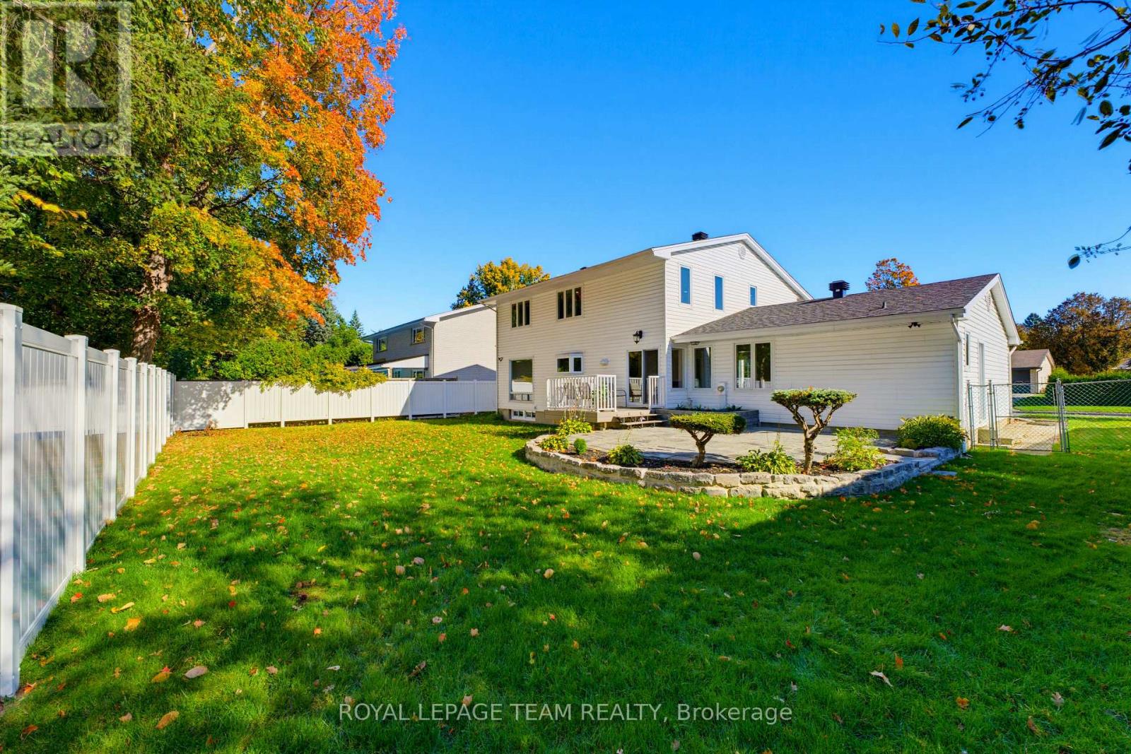 35 Mohawk Crescent — photo 40