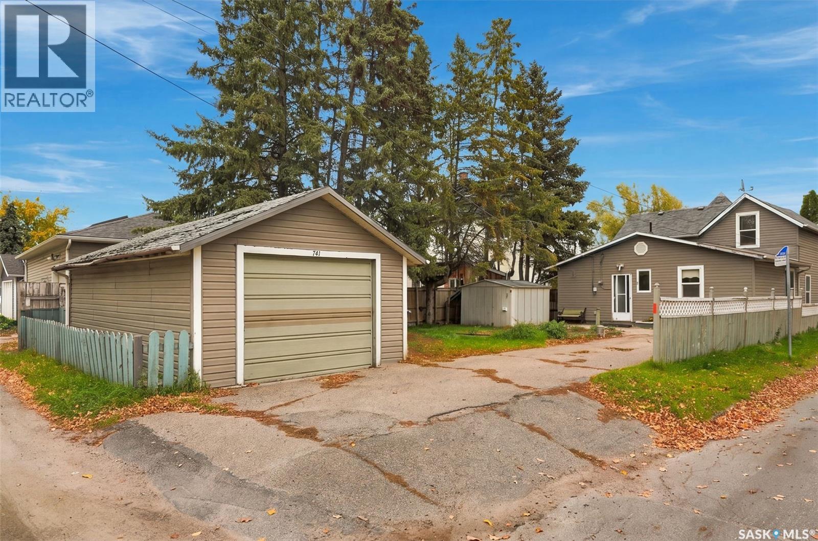 741 H AVENUE S - 37