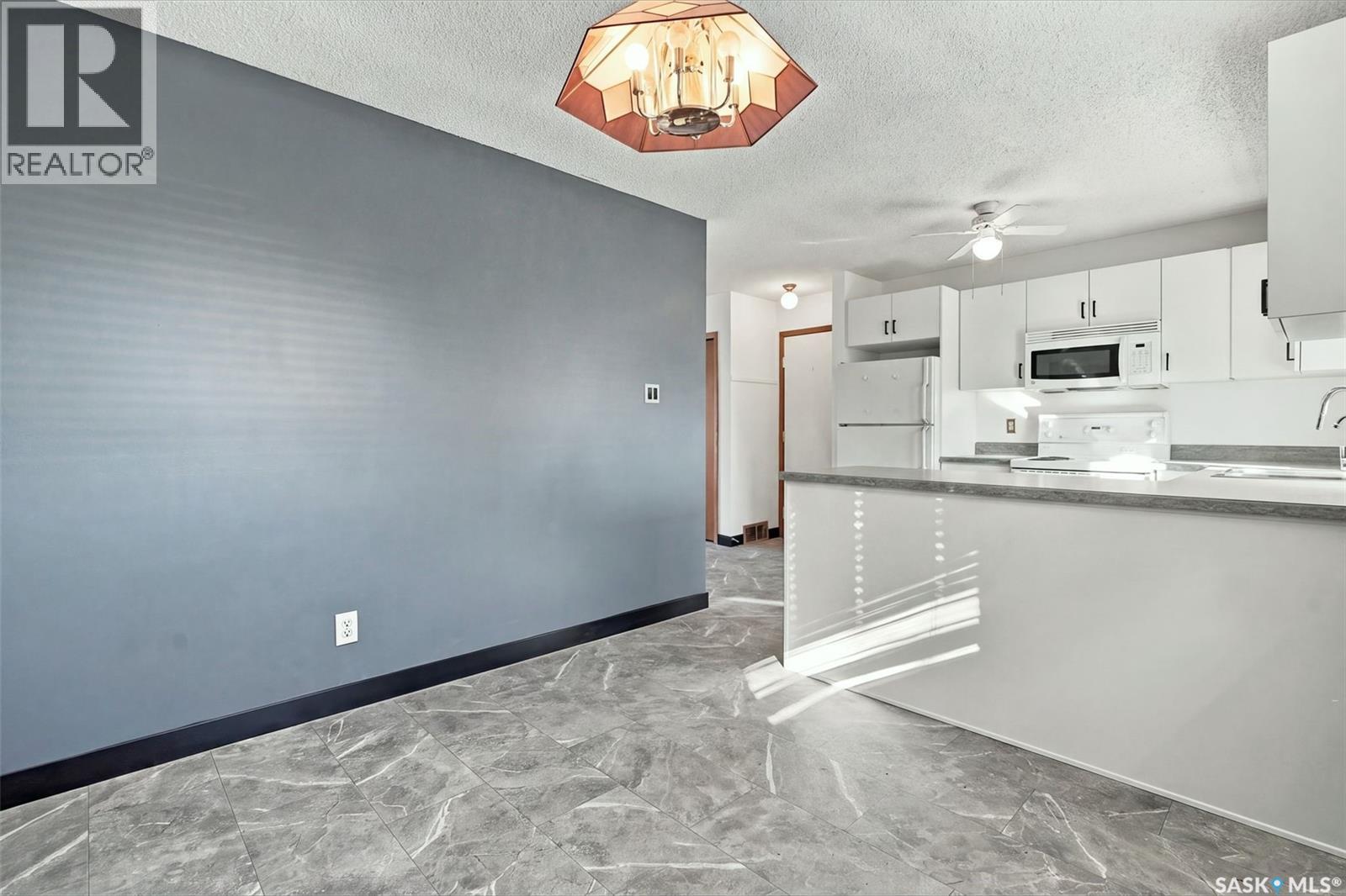 305 3rd AVENUE - 10