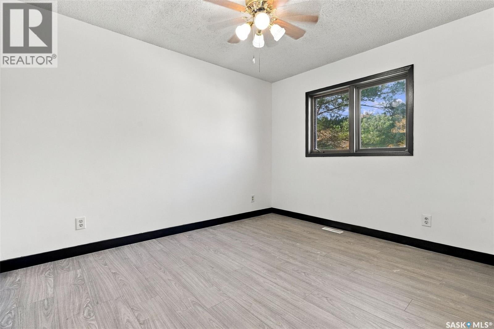 305 3rd AVENUE - 21