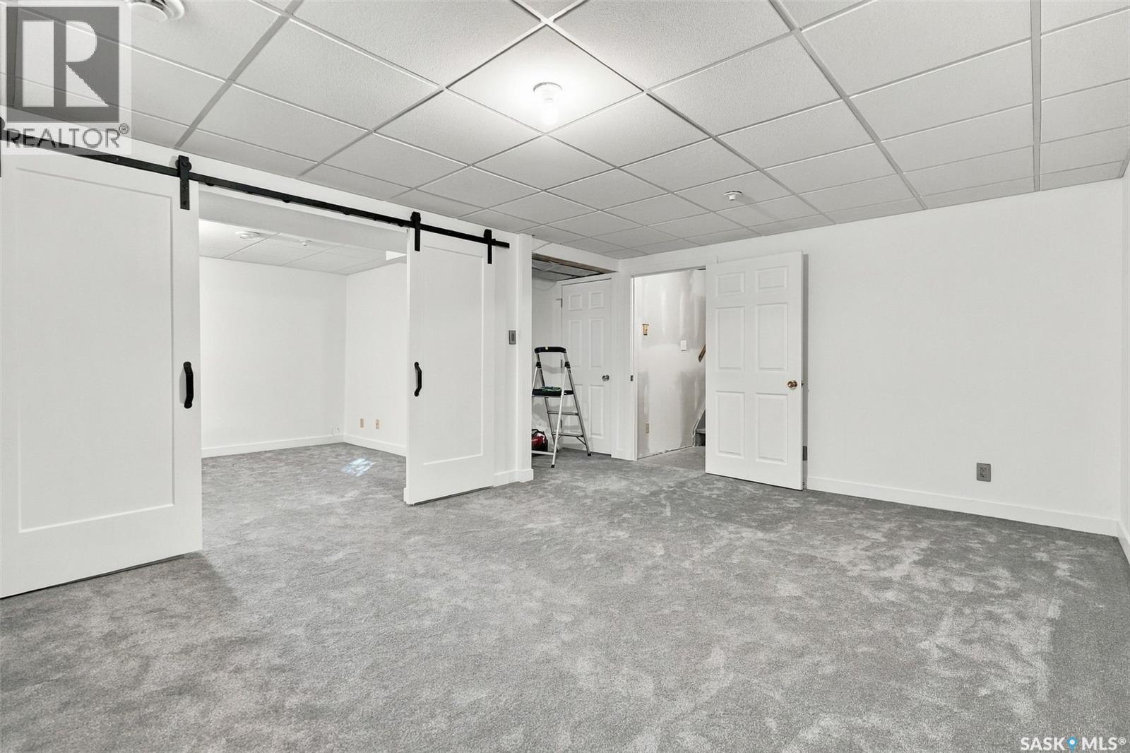 305 3rd AVENUE - 29