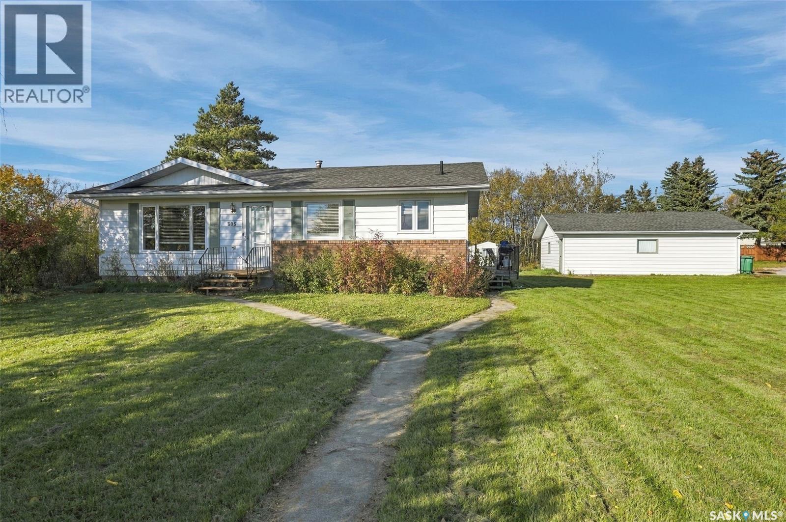 305 3rd AVENUE, Edenwold — photo 3
